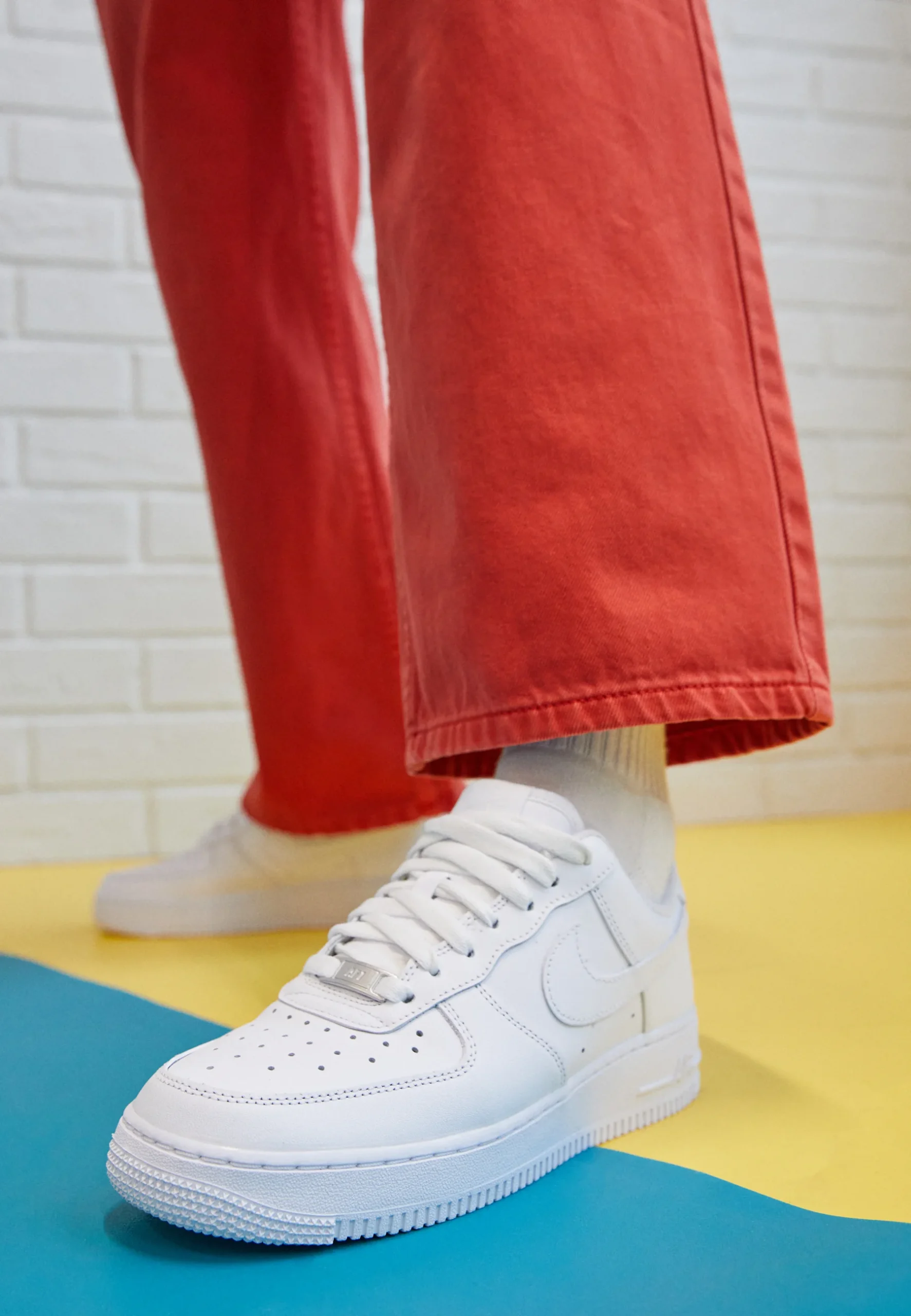NIKE AIR FORCE 1