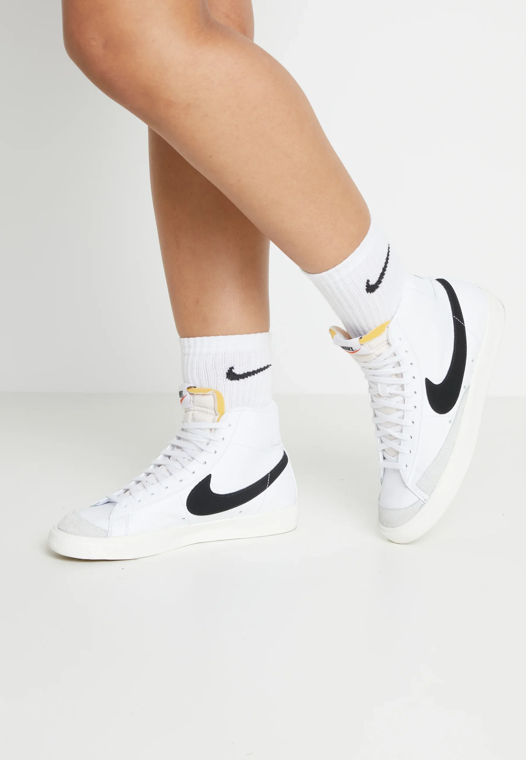 NIKE BLAZER