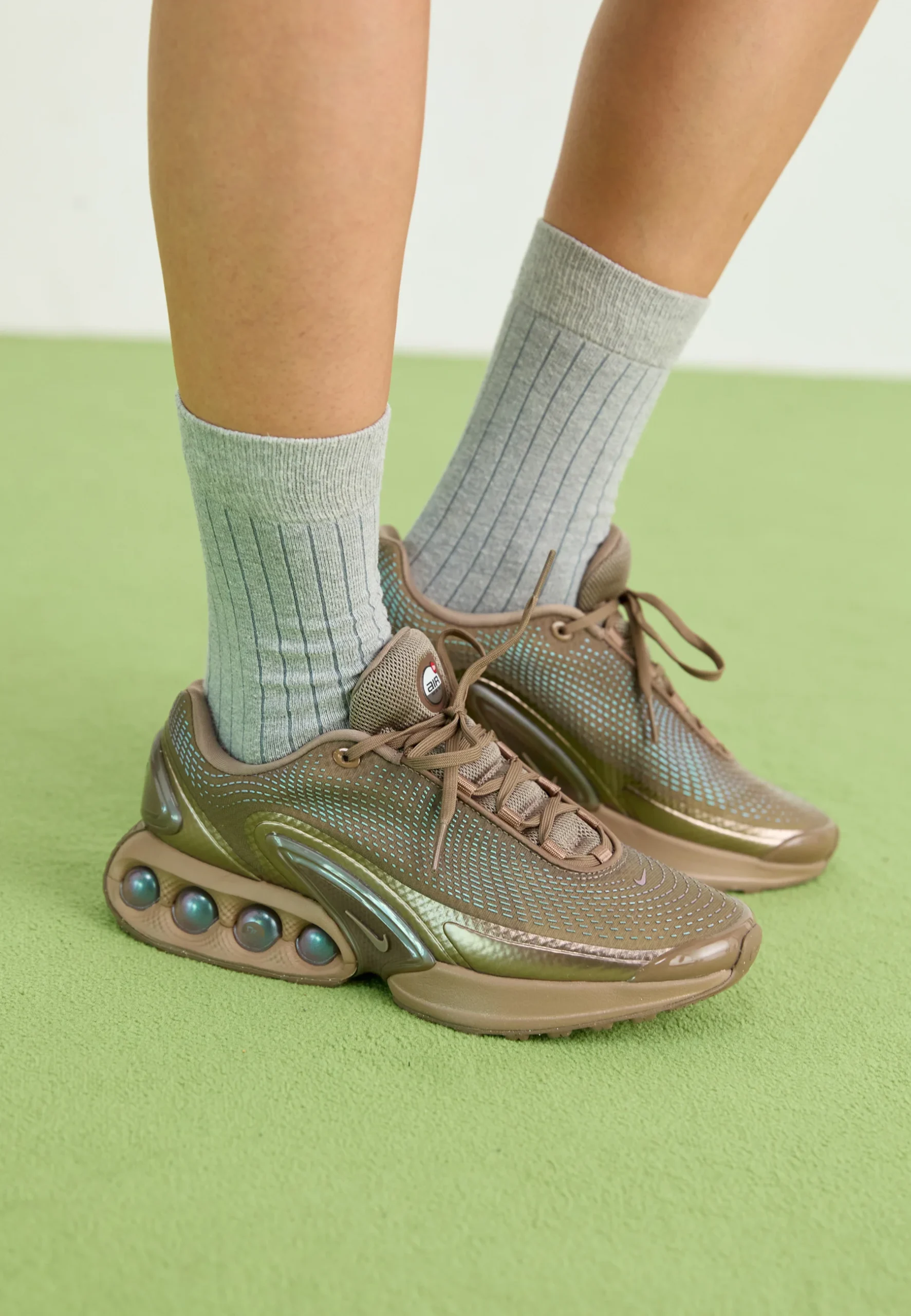 NIKE AIR MAX